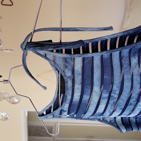 Cynthia Rowley top. - Picture 5 of 9